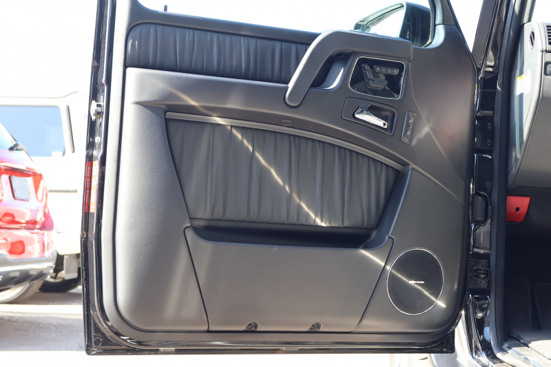 AMG Gクラス G63　左ﾊﾝﾄﾞﾙ ﾃﾞｨｽﾄﾛﾆｯｸ&BSM 7AT SR designo黒革ｼｰﾄ ｼｰﾄﾋｰﾀｰ ﾍﾞﾝﾁﾚｰﾀｰ 純正ﾅﾋﾞ地ﾃﾞｼﾞ harman/kardonｻﾗｳﾝﾄﾞ Bﾓﾆﾀｰ PTS ｷｾﾉﾝﾗｲﾄ AMG20ｲﾝﾁAW　2年保証