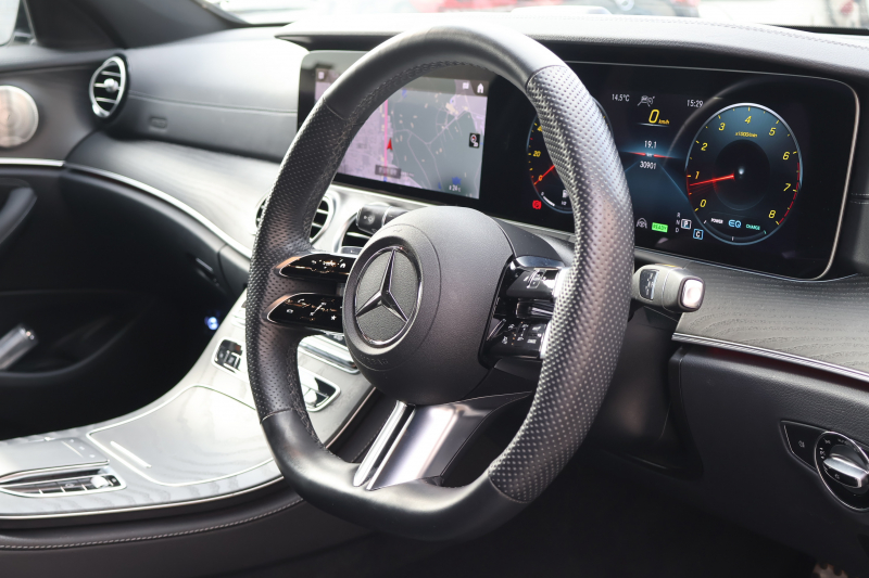 メルセデスベンツ Eクラス E200 ｽﾎﾟｰﾂ(BSG搭載ﾓﾃﾞﾙ)　後期型 AMGﾗｲﾝｲﾝﾃﾘｱPKG ｴｸｽｸﾙｰｼﾌﾞPKG ﾚｰﾀﾞｰｾｰﾌﾃｨPKG 1ｵｰﾅｰ ﾊﾟﾉﾗﾏSR 黒ﾅｯﾊﾟ革 ｼｰﾄﾋｰﾀ MBUX ARﾅﾋﾞ地ﾃﾞｼﾞ  AppleCarPlay 360°ｶﾒﾗ Burmester ﾜｲﾔﾚｽﾁｬｰｼﾞﾝｸﾞ HUD PTS AMG19ｲﾝﾁAW　2年保証