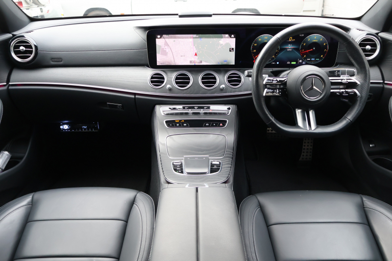 メルセデスベンツ Eクラス E200 ｽﾎﾟｰﾂ(BSG搭載ﾓﾃﾞﾙ)　後期型 AMGﾗｲﾝｲﾝﾃﾘｱPKG ｴｸｽｸﾙｰｼﾌﾞPKG ﾚｰﾀﾞｰｾｰﾌﾃｨPKG 1ｵｰﾅｰ ﾊﾟﾉﾗﾏSR 黒ﾅｯﾊﾟ革 ｼｰﾄﾋｰﾀ MBUX ARﾅﾋﾞ地ﾃﾞｼﾞ  AppleCarPlay 360°ｶﾒﾗ Burmester ﾜｲﾔﾚｽﾁｬｰｼﾞﾝｸﾞ HUD PTS AMG19ｲﾝﾁAW　2年保証