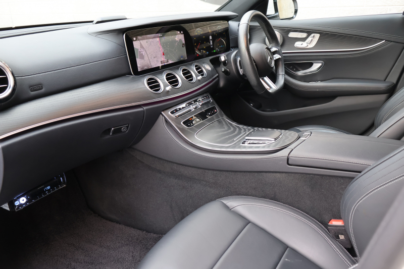 メルセデスベンツ Eクラス E200 ｽﾎﾟｰﾂ(BSG搭載ﾓﾃﾞﾙ)　後期型 AMGﾗｲﾝｲﾝﾃﾘｱPKG ｴｸｽｸﾙｰｼﾌﾞPKG ﾚｰﾀﾞｰｾｰﾌﾃｨPKG 1ｵｰﾅｰ ﾊﾟﾉﾗﾏSR 黒ﾅｯﾊﾟ革 ｼｰﾄﾋｰﾀ MBUX ARﾅﾋﾞ地ﾃﾞｼﾞ  AppleCarPlay 360°ｶﾒﾗ Burmester ﾜｲﾔﾚｽﾁｬｰｼﾞﾝｸﾞ HUD PTS AMG19ｲﾝﾁAW　2年保証