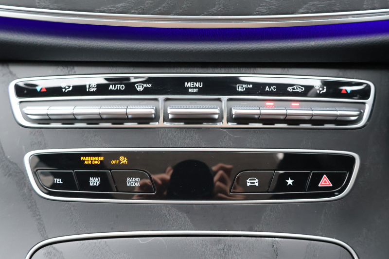 メルセデスベンツ Eクラス E200 ｽﾎﾟｰﾂ(BSG搭載ﾓﾃﾞﾙ)　後期型 AMGﾗｲﾝｲﾝﾃﾘｱPKG ｴｸｽｸﾙｰｼﾌﾞPKG ﾚｰﾀﾞｰｾｰﾌﾃｨPKG 1ｵｰﾅｰ ﾊﾟﾉﾗﾏSR 黒ﾅｯﾊﾟ革 ｼｰﾄﾋｰﾀ MBUX ARﾅﾋﾞ地ﾃﾞｼﾞ  AppleCarPlay 360°ｶﾒﾗ Burmester ﾜｲﾔﾚｽﾁｬｰｼﾞﾝｸﾞ HUD PTS AMG19ｲﾝﾁAW　2年保証