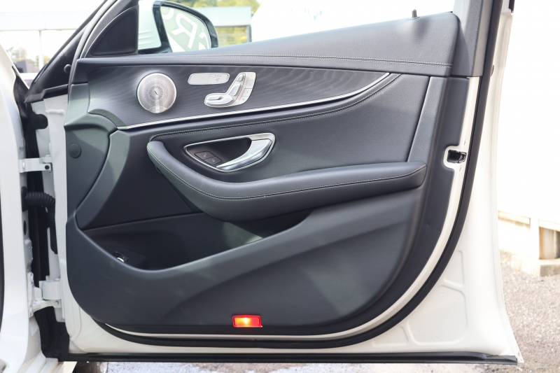 メルセデスベンツ Eクラス E200 ｽﾎﾟｰﾂ(BSG搭載ﾓﾃﾞﾙ)　後期型 AMGﾗｲﾝｲﾝﾃﾘｱPKG ｴｸｽｸﾙｰｼﾌﾞPKG ﾚｰﾀﾞｰｾｰﾌﾃｨPKG 1ｵｰﾅｰ ﾊﾟﾉﾗﾏSR 黒ﾅｯﾊﾟ革 ｼｰﾄﾋｰﾀ MBUX ARﾅﾋﾞ地ﾃﾞｼﾞ  AppleCarPlay 360°ｶﾒﾗ Burmester ﾜｲﾔﾚｽﾁｬｰｼﾞﾝｸﾞ HUD PTS AMG19ｲﾝﾁAW　2年保証