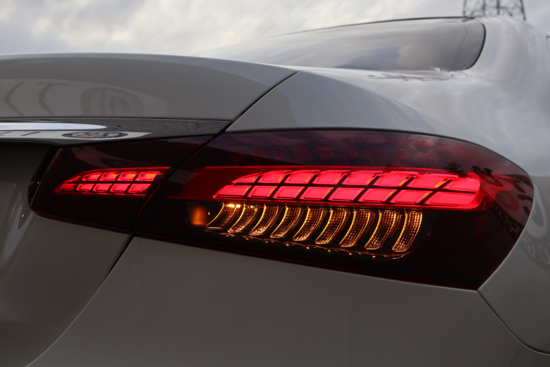 メルセデスベンツ Eクラス E200 ｽﾎﾟｰﾂ(BSG搭載ﾓﾃﾞﾙ)　後期型 AMGﾗｲﾝｲﾝﾃﾘｱPKG ｴｸｽｸﾙｰｼﾌﾞPKG ﾚｰﾀﾞｰｾｰﾌﾃｨPKG 1ｵｰﾅｰ ﾊﾟﾉﾗﾏSR 黒ﾅｯﾊﾟ革 ｼｰﾄﾋｰﾀ MBUX ARﾅﾋﾞ地ﾃﾞｼﾞ  AppleCarPlay 360°ｶﾒﾗ Burmester ﾜｲﾔﾚｽﾁｬｰｼﾞﾝｸﾞ HUD PTS AMG19ｲﾝﾁAW　2年保証