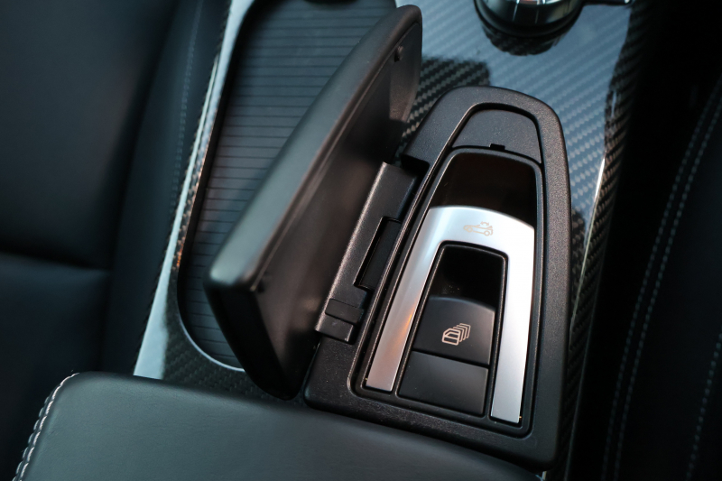 メルセデスベンツ SLKクラス SLK200 ｶｰﾎﾞﾝﾙｯｸｴﾃﾞｨｼｮﾝ　限定100台 AMGｽﾎﾟｰﾂPKG ﾚｰﾀﾞｰｾｰﾌﾃｨPKG 1ｵｰﾅｰ ﾏｼﾞｯｸｽｶｲｺﾝﾄﾛｰﾙﾊﾞﾘｵR 専用ﾅｯﾊﾟ革ｼｰﾄ ｼｰﾄﾋｰﾀｰ 純正ﾅﾋﾞ地ﾃﾞｼﾞ ECOｽﾄｯﾌﾟ ｷｾﾉﾝﾍｯﾄﾞ ｶｰﾎﾞﾝｲﾝﾃﾘｱ AMG18AW　2年保証