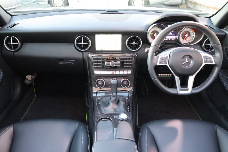 メルセデスベンツ SLKクラス SLK200 ｶｰﾎﾞﾝﾙｯｸｴﾃﾞｨｼｮﾝ　限定100台 AMGｽﾎﾟｰﾂPKG ﾚｰﾀﾞｰｾｰﾌﾃｨPKG 1ｵｰﾅｰ ﾏｼﾞｯｸｽｶｲｺﾝﾄﾛｰﾙﾊﾞﾘｵR 専用ﾅｯﾊﾟ革ｼｰﾄ ｼｰﾄﾋｰﾀｰ 純正ﾅﾋﾞ地ﾃﾞｼﾞ ECOｽﾄｯﾌﾟ ｷｾﾉﾝﾍｯﾄﾞ ｶｰﾎﾞﾝｲﾝﾃﾘｱ AMG18AW　2年保証