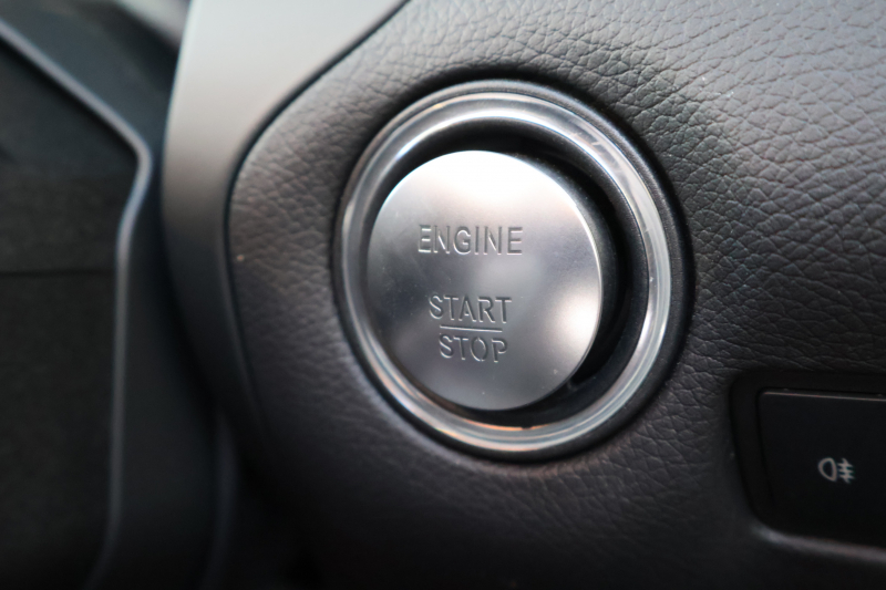 メルセデスベンツ SLKクラス SLK200 ｶｰﾎﾞﾝﾙｯｸｴﾃﾞｨｼｮﾝ　限定100台 AMGｽﾎﾟｰﾂPKG ﾚｰﾀﾞｰｾｰﾌﾃｨPKG 1ｵｰﾅｰ ﾏｼﾞｯｸｽｶｲｺﾝﾄﾛｰﾙﾊﾞﾘｵR 専用ﾅｯﾊﾟ革ｼｰﾄ ｼｰﾄﾋｰﾀｰ 純正ﾅﾋﾞ地ﾃﾞｼﾞ ECOｽﾄｯﾌﾟ ｷｾﾉﾝﾍｯﾄﾞ ｶｰﾎﾞﾝｲﾝﾃﾘｱ AMG18AW　2年保証