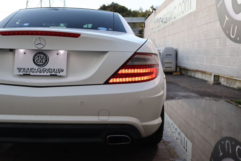 メルセデスベンツ SLKクラス SLK200 ｶｰﾎﾞﾝﾙｯｸｴﾃﾞｨｼｮﾝ　限定100台 AMGｽﾎﾟｰﾂPKG ﾚｰﾀﾞｰｾｰﾌﾃｨPKG 1ｵｰﾅｰ ﾏｼﾞｯｸｽｶｲｺﾝﾄﾛｰﾙﾊﾞﾘｵR 専用ﾅｯﾊﾟ革ｼｰﾄ ｼｰﾄﾋｰﾀｰ 純正ﾅﾋﾞ地ﾃﾞｼﾞ ECOｽﾄｯﾌﾟ ｷｾﾉﾝﾍｯﾄﾞ ｶｰﾎﾞﾝｲﾝﾃﾘｱ AMG18AW　2年保証