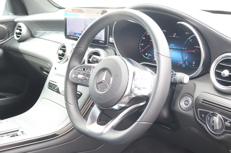 メルセデスベンツ GLC GLC220d 4MATIC AMGﾗｲﾝ　後期型 ﾚｻﾞｰｴｸｽｸﾙｰｼﾌﾞPKG ﾚｰﾀﾞｰｾｰﾌﾃｨPKG ｴｱﾊﾞﾗﾝｽPKG ﾊﾟﾉﾗﾏSR 1ｵｰﾅｰ 黒革ｼｰﾄ ｼｰﾄﾋｰﾀ ﾍﾞﾝﾁﾚｰﾀ MBUX 純正10.25ｲﾝﾁﾅﾋﾞ地ﾃﾞｼﾞ ｺｯｸﾋﾟｯﾄDisp 360°ｶﾒﾗ PTS 電動Rｹﾞｰﾄ HUD AMG19ｲﾝﾁAW　2年保証