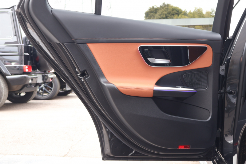 メルセデスベンツ Cクラス C220d ｽﾃｰｼｮﾝﾜｺﾞﾝ AVG　ﾚｻﾞｰｴｸｽｸﾙｰｼﾌﾞPKG AMGﾗｲﾝPKG ﾍﾞｰｼｯｸPKG ﾚｰﾀﾞｰｾｰﾌﾃｨPKG 1ｵｰﾅｰ ﾊﾟﾉﾗﾏSR 茶革 ｼｰﾄﾋｰﾀｰ 純正ﾅﾋﾞ地ﾃﾞｼﾞ MBUX ARﾅﾋﾞ 360度ｶﾒﾗ  PTS HUD  AMG18ｲﾝﾁAW　2年保証