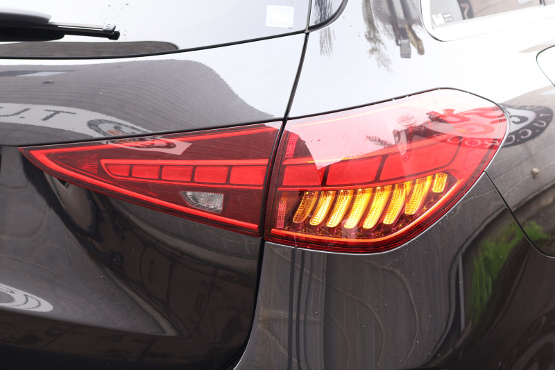 メルセデスベンツ Cクラス C220d ｽﾃｰｼｮﾝﾜｺﾞﾝ AVG　ﾚｻﾞｰｴｸｽｸﾙｰｼﾌﾞPKG AMGﾗｲﾝPKG ﾍﾞｰｼｯｸPKG ﾚｰﾀﾞｰｾｰﾌﾃｨPKG 1ｵｰﾅｰ ﾊﾟﾉﾗﾏSR 茶革 ｼｰﾄﾋｰﾀｰ 純正ﾅﾋﾞ地ﾃﾞｼﾞ MBUX ARﾅﾋﾞ 360度ｶﾒﾗ  PTS HUD  AMG18ｲﾝﾁAW　2年保証