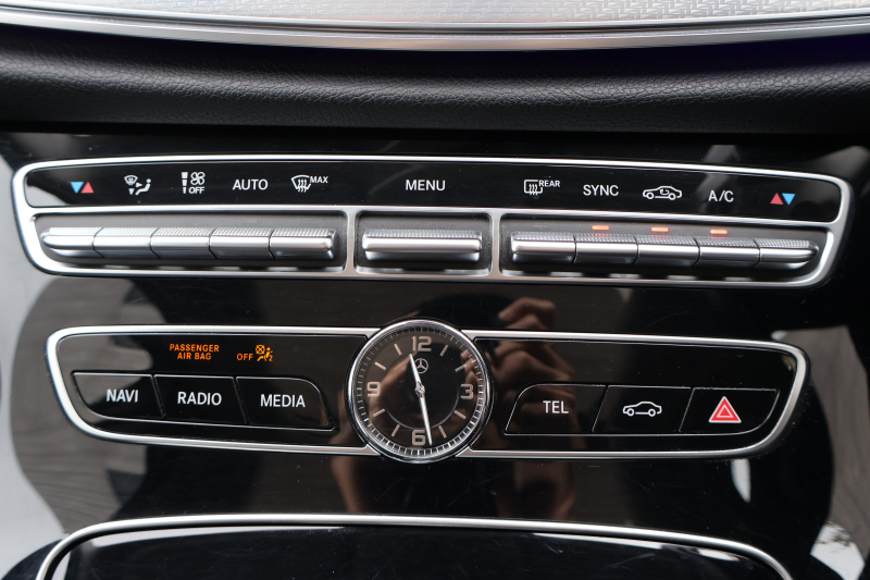 メルセデスベンツ Eクラス E220d 4MATIC ｵｰﾙﾃﾚｲﾝ　 中期型 ｴｸｽｸﾙｰｼﾌﾞPKG ﾚｰﾀﾞｰｾｰﾌﾃｨPKG ｴｱﾊﾞﾗﾝｽPKG ﾊﾟﾉﾗﾏSR ｷｰﾚｽGO ﾌﾞﾗｯｸ革 ｼｰﾄﾋｰﾀｰ ﾍﾞﾝﾁﾚｰﾀｰ 12.3ｲﾝﾁﾅﾋﾞ地ﾃﾞｼﾞ 360°ｶﾒﾗ Burmester Applecarplay 電動Rｹﾞｰﾄ HUD 専用19ｲﾝﾁAW　2年保証