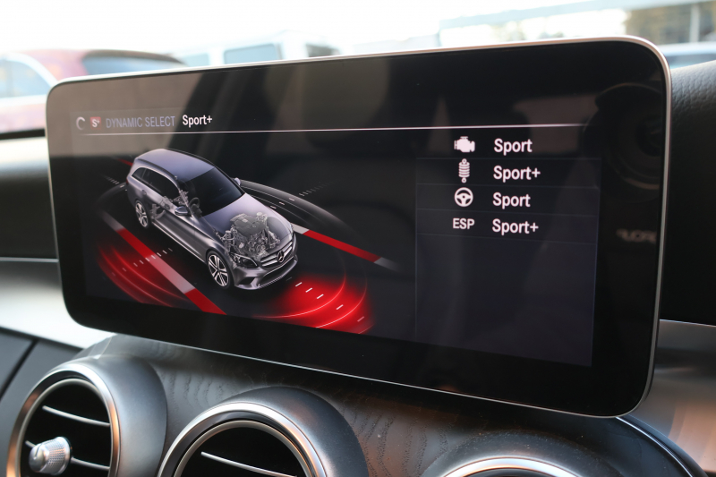 メルセデスベンツ Cクラス C200 ｽﾃｰｼｮﾝﾜｺﾞﾝ ﾛｰﾚｳｽED ｽﾎﾟｰﾂﾌﾟﾗｽPKG 　後期型 AMGｽﾀｲﾘﾝｸﾞPKG ﾚｰﾀﾞｰｾｰﾌﾃｨPKG 黒革 ｼｰﾄﾋｰﾀｰ 純正10.25ｲﾝﾁﾅﾋﾞ地ﾃﾞｼﾞ ｺｯｸﾋﾟｯﾄDisp AppleCarPlay Bﾓﾆﾀｰ 電動Rｹﾞｰﾄ ﾌｯﾄﾄﾗﾝｸOP HUD AMG18ｲﾝﾁAW　2年保証