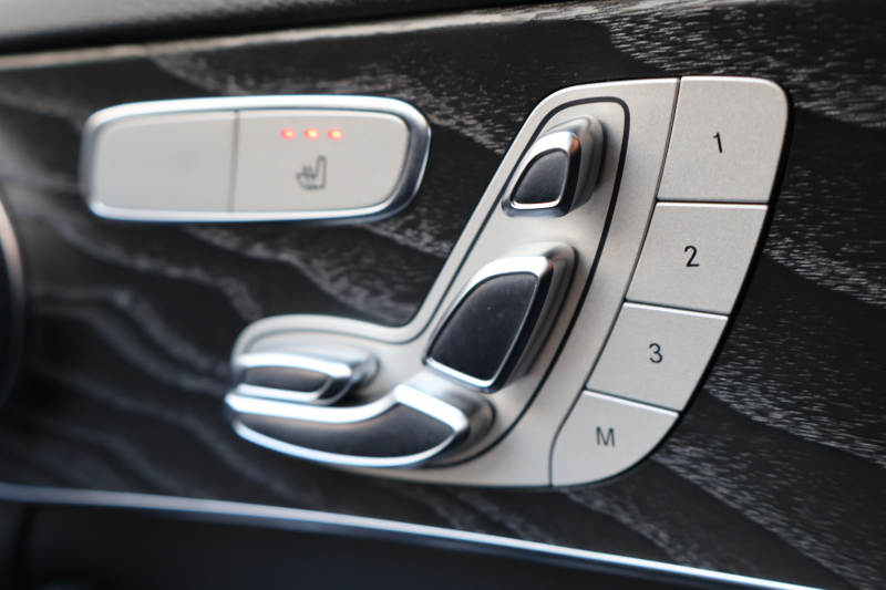 メルセデスベンツ Cクラス C200 ｽﾃｰｼｮﾝﾜｺﾞﾝ ﾛｰﾚｳｽED ｽﾎﾟｰﾂﾌﾟﾗｽPKG 　後期型 AMGｽﾀｲﾘﾝｸﾞPKG ﾚｰﾀﾞｰｾｰﾌﾃｨPKG 黒革 ｼｰﾄﾋｰﾀｰ 純正10.25ｲﾝﾁﾅﾋﾞ地ﾃﾞｼﾞ ｺｯｸﾋﾟｯﾄDisp AppleCarPlay Bﾓﾆﾀｰ 電動Rｹﾞｰﾄ ﾌｯﾄﾄﾗﾝｸOP HUD AMG18ｲﾝﾁAW　2年保証