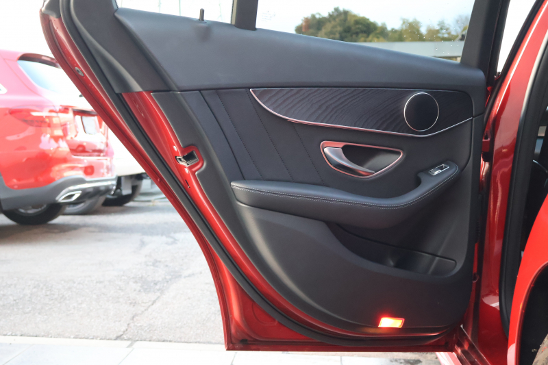 メルセデスベンツ Cクラス C200 ｽﾃｰｼｮﾝﾜｺﾞﾝ ﾛｰﾚｳｽED ｽﾎﾟｰﾂﾌﾟﾗｽPKG 　後期型 AMGｽﾀｲﾘﾝｸﾞPKG ﾚｰﾀﾞｰｾｰﾌﾃｨPKG 黒革 ｼｰﾄﾋｰﾀｰ 純正10.25ｲﾝﾁﾅﾋﾞ地ﾃﾞｼﾞ ｺｯｸﾋﾟｯﾄDisp AppleCarPlay Bﾓﾆﾀｰ 電動Rｹﾞｰﾄ ﾌｯﾄﾄﾗﾝｸOP HUD AMG18ｲﾝﾁAW　2年保証