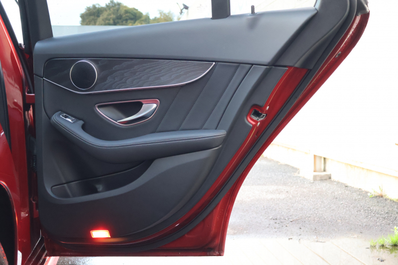 メルセデスベンツ Cクラス C200 ｽﾃｰｼｮﾝﾜｺﾞﾝ ﾛｰﾚｳｽED ｽﾎﾟｰﾂﾌﾟﾗｽPKG 　後期型 AMGｽﾀｲﾘﾝｸﾞPKG ﾚｰﾀﾞｰｾｰﾌﾃｨPKG 黒革 ｼｰﾄﾋｰﾀｰ 純正10.25ｲﾝﾁﾅﾋﾞ地ﾃﾞｼﾞ ｺｯｸﾋﾟｯﾄDisp AppleCarPlay Bﾓﾆﾀｰ 電動Rｹﾞｰﾄ ﾌｯﾄﾄﾗﾝｸOP HUD AMG18ｲﾝﾁAW　2年保証