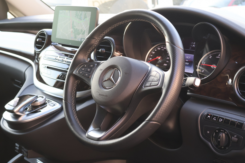 メルセデスベンツ Vクラス V220d AVG ｴｸｽﾄﾗﾛﾝｸﾞ　ｱﾊﾞﾝｷﾞｬﾙﾄﾞﾗｲﾝ ﾚｰﾀﾞｰｾｰﾌﾃｨPKG 1ｵｰﾅｰ 黒革ｼｰﾄ  ｼｰﾄﾋｰﾀ 純正ﾅﾋﾞ地ﾃﾞｼﾞ 360度ｶﾒﾗ Burmesterｻﾗｳﾝﾄﾞ 電動Rｹﾞｰﾄ 電動ﾃﾞｭｱﾙｽﾗｲﾄﾞﾄﾞｱ ｶﾛｯﾂｪﾘｱ製ﾌﾘｯﾌﾟﾀﾞｳﾝﾓﾆﾀｰ  純正18ｲﾝﾁAW　2年保証