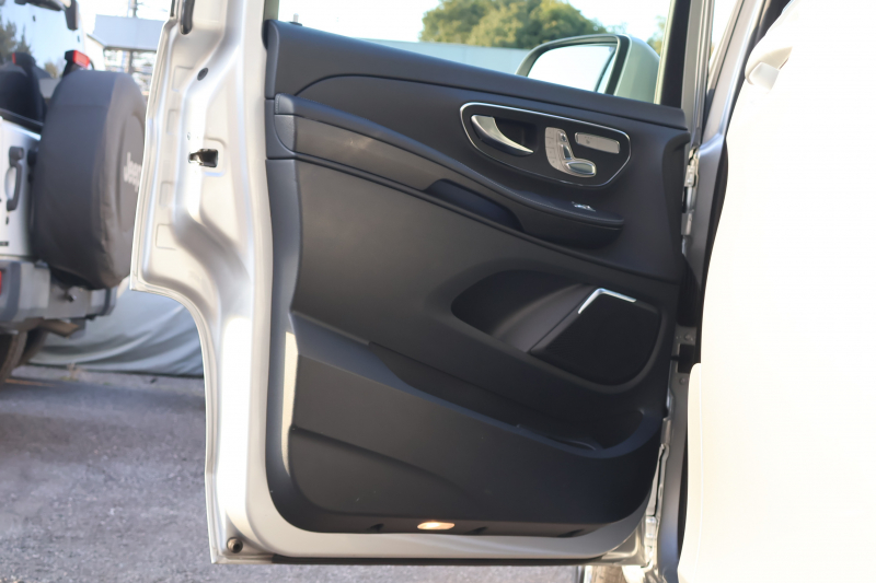 メルセデスベンツ Vクラス V220d AVG ｴｸｽﾄﾗﾛﾝｸﾞ　ｱﾊﾞﾝｷﾞｬﾙﾄﾞﾗｲﾝ ﾚｰﾀﾞｰｾｰﾌﾃｨPKG 1ｵｰﾅｰ 黒革ｼｰﾄ  ｼｰﾄﾋｰﾀ 純正ﾅﾋﾞ地ﾃﾞｼﾞ 360度ｶﾒﾗ Burmesterｻﾗｳﾝﾄﾞ 電動Rｹﾞｰﾄ 電動ﾃﾞｭｱﾙｽﾗｲﾄﾞﾄﾞｱ ｶﾛｯﾂｪﾘｱ製ﾌﾘｯﾌﾟﾀﾞｳﾝﾓﾆﾀｰ  純正18ｲﾝﾁAW　2年保証