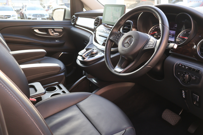 メルセデスベンツ Vクラス V220d AVG ｴｸｽﾄﾗﾛﾝｸﾞ　ｱﾊﾞﾝｷﾞｬﾙﾄﾞﾗｲﾝ ﾚｰﾀﾞｰｾｰﾌﾃｨPKG 1ｵｰﾅｰ 黒革ｼｰﾄ  ｼｰﾄﾋｰﾀ 純正ﾅﾋﾞ地ﾃﾞｼﾞ 360度ｶﾒﾗ Burmesterｻﾗｳﾝﾄﾞ 電動Rｹﾞｰﾄ 電動ﾃﾞｭｱﾙｽﾗｲﾄﾞﾄﾞｱ ｶﾛｯﾂｪﾘｱ製ﾌﾘｯﾌﾟﾀﾞｳﾝﾓﾆﾀｰ  純正18ｲﾝﾁAW　2年保証