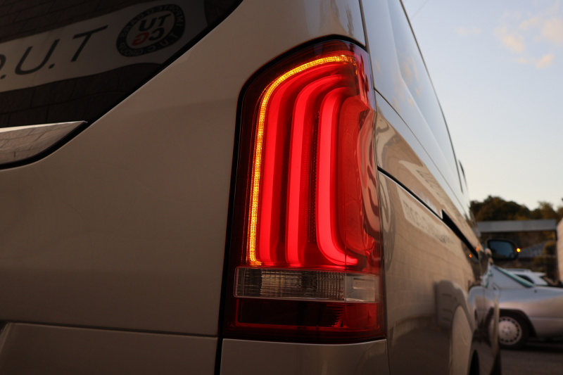 メルセデスベンツ Vクラス V220d AVG ｴｸｽﾄﾗﾛﾝｸﾞ　ｱﾊﾞﾝｷﾞｬﾙﾄﾞﾗｲﾝ ﾚｰﾀﾞｰｾｰﾌﾃｨPKG 1ｵｰﾅｰ 黒革ｼｰﾄ  ｼｰﾄﾋｰﾀ 純正ﾅﾋﾞ地ﾃﾞｼﾞ 360度ｶﾒﾗ Burmesterｻﾗｳﾝﾄﾞ 電動Rｹﾞｰﾄ 電動ﾃﾞｭｱﾙｽﾗｲﾄﾞﾄﾞｱ ｶﾛｯﾂｪﾘｱ製ﾌﾘｯﾌﾟﾀﾞｳﾝﾓﾆﾀｰ  純正18ｲﾝﾁAW　2年保証