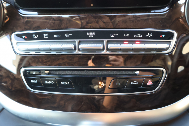 メルセデスベンツ Vクラス V220d AVG ｴｸｽﾄﾗﾛﾝｸﾞ　ｱﾊﾞﾝｷﾞｬﾙﾄﾞﾗｲﾝ ﾚｰﾀﾞｰｾｰﾌﾃｨPKG 1ｵｰﾅｰ 黒革ｼｰﾄ  ｼｰﾄﾋｰﾀ 純正ﾅﾋﾞ地ﾃﾞｼﾞ 360度ｶﾒﾗ Burmesterｻﾗｳﾝﾄﾞ 電動Rｹﾞｰﾄ 電動ﾃﾞｭｱﾙｽﾗｲﾄﾞﾄﾞｱ ｶﾛｯﾂｪﾘｱ製ﾌﾘｯﾌﾟﾀﾞｳﾝﾓﾆﾀｰ  純正18ｲﾝﾁAW　2年保証