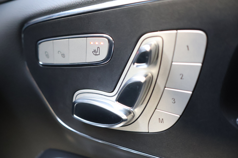 メルセデスベンツ Vクラス V220d AVG ｴｸｽﾄﾗﾛﾝｸﾞ　ｱﾊﾞﾝｷﾞｬﾙﾄﾞﾗｲﾝ ﾚｰﾀﾞｰｾｰﾌﾃｨPKG 1ｵｰﾅｰ 黒革ｼｰﾄ  ｼｰﾄﾋｰﾀ 純正ﾅﾋﾞ地ﾃﾞｼﾞ 360度ｶﾒﾗ Burmesterｻﾗｳﾝﾄﾞ 電動Rｹﾞｰﾄ 電動ﾃﾞｭｱﾙｽﾗｲﾄﾞﾄﾞｱ ｶﾛｯﾂｪﾘｱ製ﾌﾘｯﾌﾟﾀﾞｳﾝﾓﾆﾀｰ  純正18ｲﾝﾁAW　2年保証