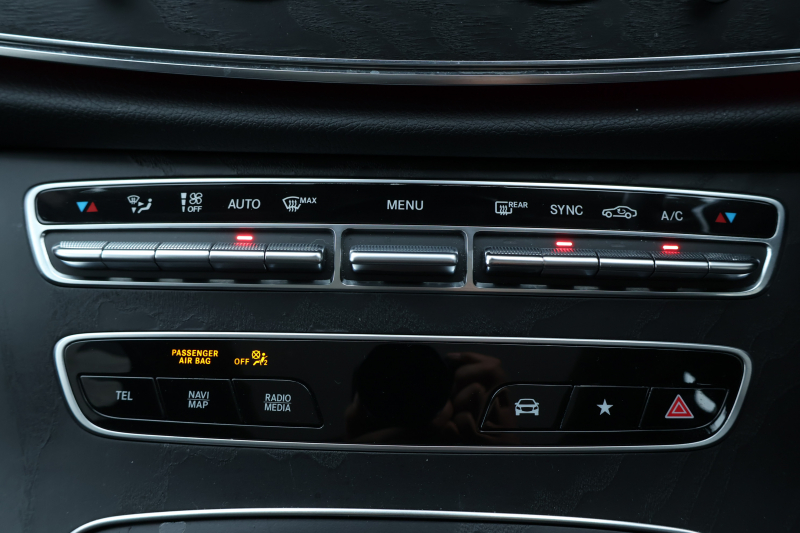 メルセデスベンツ Eクラス E220d 4MATIC ｵｰﾙﾃﾚｲﾝ　後期型 ｴｸｽｸﾙｰｼﾌﾞPKG ｴﾅｼﾞｬｲｼﾞﾝｸﾞPKG ﾚｰﾀﾞｰｾｰﾌﾃｨPKG ﾊﾟﾉﾗﾏSR ﾌﾞﾗｯｸ革 ｼｰﾄﾋｰﾀ ﾍﾞﾝﾁﾚｰﾀ 360°ｶﾒﾗ MBUX ARﾅﾋﾞｹﾞｰｼｮﾝ Burmester ﾜｲﾔﾚｽﾁｬｰｼﾞﾝｸﾞ HUD ｴｱｻｽ 純正19ｲﾝﾁAW　2年保証