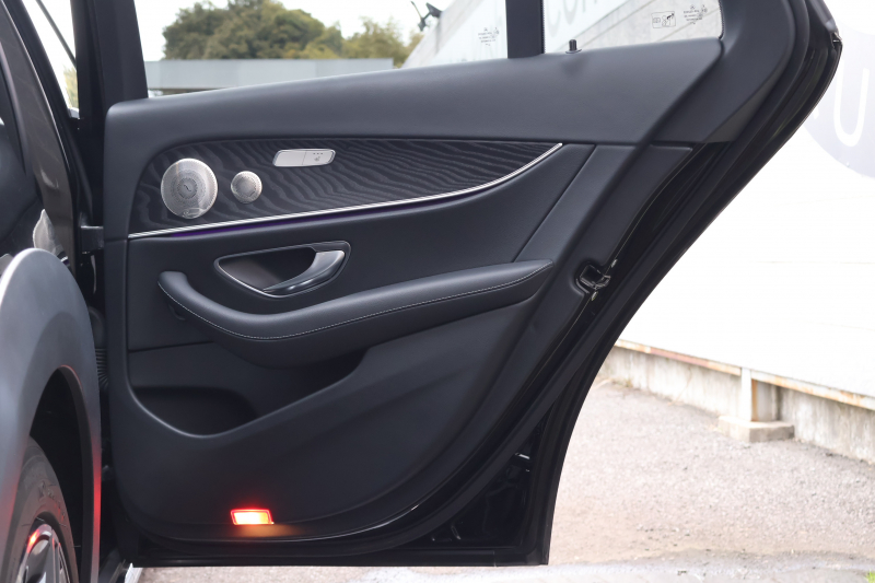 メルセデスベンツ Eクラス E220d 4MATIC ｵｰﾙﾃﾚｲﾝ　後期型 ｴｸｽｸﾙｰｼﾌﾞPKG ｴﾅｼﾞｬｲｼﾞﾝｸﾞPKG ﾚｰﾀﾞｰｾｰﾌﾃｨPKG ﾊﾟﾉﾗﾏSR ﾌﾞﾗｯｸ革 ｼｰﾄﾋｰﾀ ﾍﾞﾝﾁﾚｰﾀ 360°ｶﾒﾗ MBUX ARﾅﾋﾞｹﾞｰｼｮﾝ Burmester ﾜｲﾔﾚｽﾁｬｰｼﾞﾝｸﾞ HUD ｴｱｻｽ 純正19ｲﾝﾁAW　2年保証
