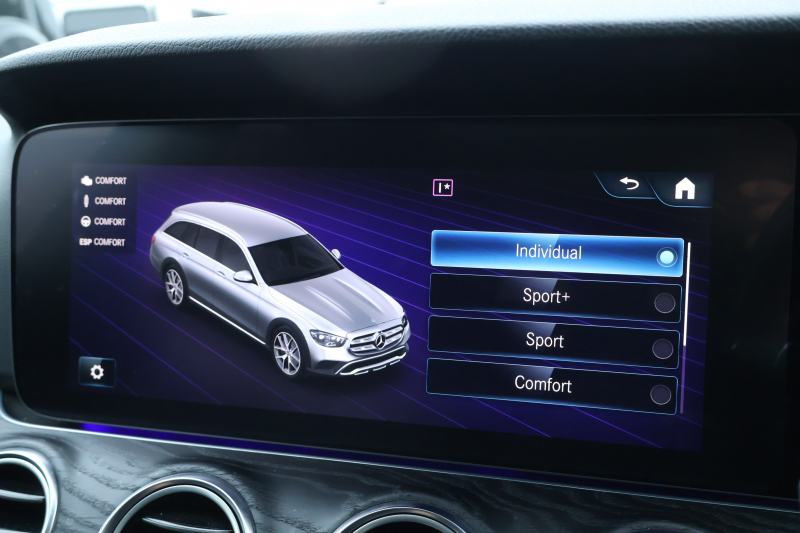 メルセデスベンツ Eクラス E220d 4MATIC ｵｰﾙﾃﾚｲﾝ　後期型 ｴｸｽｸﾙｰｼﾌﾞPKG ｴﾅｼﾞｬｲｼﾞﾝｸﾞPKG ﾚｰﾀﾞｰｾｰﾌﾃｨPKG ﾊﾟﾉﾗﾏSR ﾌﾞﾗｯｸ革 ｼｰﾄﾋｰﾀ ﾍﾞﾝﾁﾚｰﾀ 360°ｶﾒﾗ MBUX ARﾅﾋﾞｹﾞｰｼｮﾝ Burmester ﾜｲﾔﾚｽﾁｬｰｼﾞﾝｸﾞ HUD ｴｱｻｽ 純正19ｲﾝﾁAW　2年保証