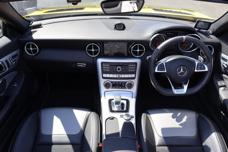 AMG SLC SLC43 ｽﾎﾟｰﾂ ﾌｧｲﾅﾙｴﾃﾞｨｼｮﾝ　特別仕様車  ﾚｰﾀﾞｰｾｰﾌﾃｨPKG ﾏｼﾞｯｸｽｶｲｺﾝﾄﾛｰﾙﾊﾞﾘｵR ﾌﾞﾗｯｸ/ｼﾙﾊﾞｰﾂｰﾄｰﾝ革 ｼｰﾄﾋｰﾀｰ ｴｱｽｶｰﾌ 純正ﾅﾋﾞ地ﾃﾞｼﾞ Bﾓﾆﾀｰ  LED AMGﾊﾟﾌｫｰﾏﾝｽｽﾃｱ AMG RIDE CONTROLｻｽﾍﾟﾝｼｮﾝ 専用AMG18AW　2年保証