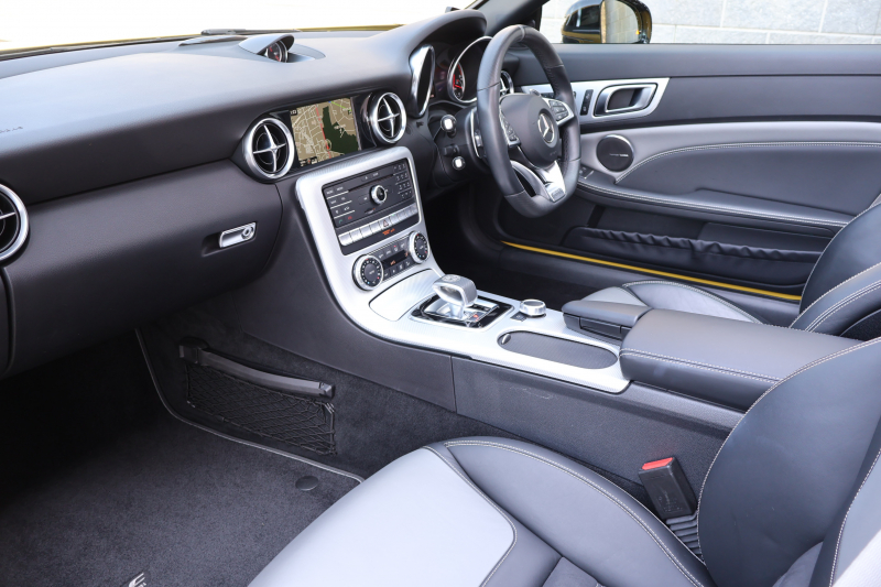 AMG SLC SLC43 ｽﾎﾟｰﾂ ﾌｧｲﾅﾙｴﾃﾞｨｼｮﾝ　特別仕様車  ﾚｰﾀﾞｰｾｰﾌﾃｨPKG ﾏｼﾞｯｸｽｶｲｺﾝﾄﾛｰﾙﾊﾞﾘｵR ﾌﾞﾗｯｸ/ｼﾙﾊﾞｰﾂｰﾄｰﾝ革 ｼｰﾄﾋｰﾀｰ ｴｱｽｶｰﾌ 純正ﾅﾋﾞ地ﾃﾞｼﾞ Bﾓﾆﾀｰ  LED AMGﾊﾟﾌｫｰﾏﾝｽｽﾃｱ AMG RIDE CONTROLｻｽﾍﾟﾝｼｮﾝ 専用AMG18AW　2年保証