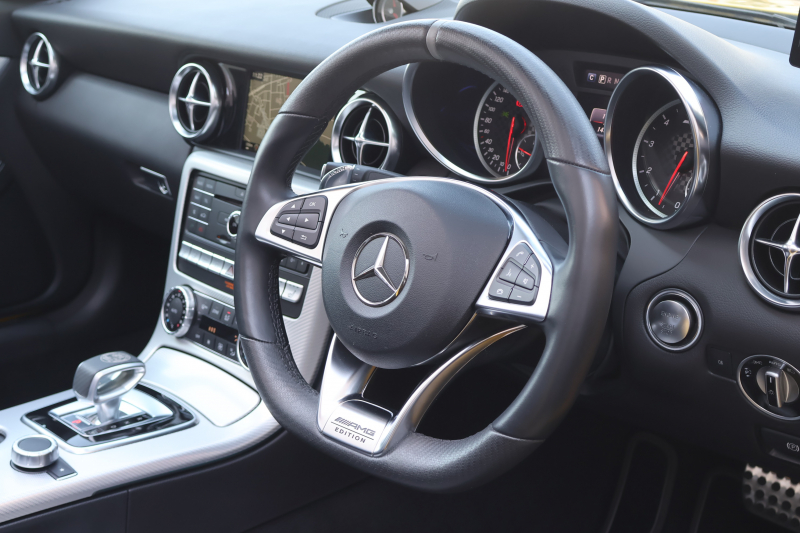 AMG SLC SLC43 ｽﾎﾟｰﾂ ﾌｧｲﾅﾙｴﾃﾞｨｼｮﾝ　特別仕様車  ﾚｰﾀﾞｰｾｰﾌﾃｨPKG ﾏｼﾞｯｸｽｶｲｺﾝﾄﾛｰﾙﾊﾞﾘｵR ﾌﾞﾗｯｸ/ｼﾙﾊﾞｰﾂｰﾄｰﾝ革 ｼｰﾄﾋｰﾀｰ ｴｱｽｶｰﾌ 純正ﾅﾋﾞ地ﾃﾞｼﾞ Bﾓﾆﾀｰ  LED AMGﾊﾟﾌｫｰﾏﾝｽｽﾃｱ AMG RIDE CONTROLｻｽﾍﾟﾝｼｮﾝ 専用AMG18AW　2年保証