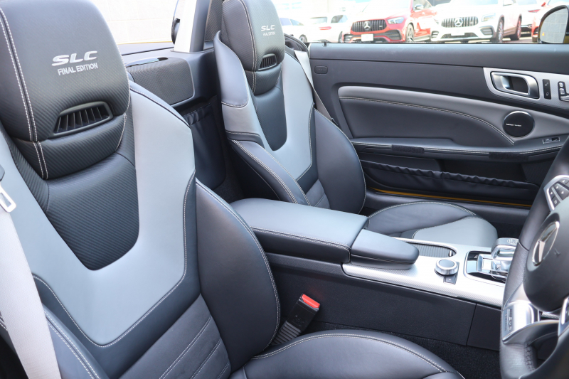 AMG SLC SLC43 ｽﾎﾟｰﾂ ﾌｧｲﾅﾙｴﾃﾞｨｼｮﾝ　特別仕様車  ﾚｰﾀﾞｰｾｰﾌﾃｨPKG ﾏｼﾞｯｸｽｶｲｺﾝﾄﾛｰﾙﾊﾞﾘｵR ﾌﾞﾗｯｸ/ｼﾙﾊﾞｰﾂｰﾄｰﾝ革 ｼｰﾄﾋｰﾀｰ ｴｱｽｶｰﾌ 純正ﾅﾋﾞ地ﾃﾞｼﾞ Bﾓﾆﾀｰ  LED AMGﾊﾟﾌｫｰﾏﾝｽｽﾃｱ AMG RIDE CONTROLｻｽﾍﾟﾝｼｮﾝ 専用AMG18AW　2年保証