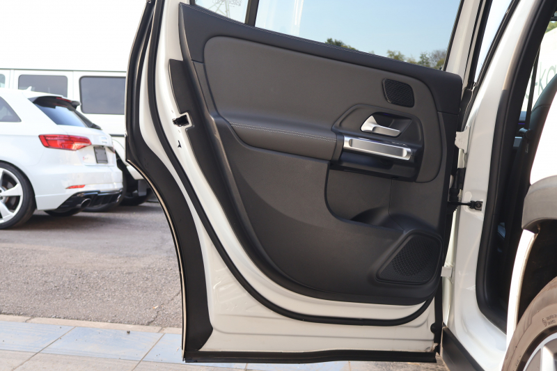 AMG GLB GLB35 4MATIC　AMGﾊﾟﾌｫｰﾏﾝｽPKG ｱﾄﾞﾊﾞﾝｽﾄﾞPKG ﾚｰﾀﾞｰｾｰﾌﾃｨPKG 1ｵｰﾅｰ ﾊﾟﾉﾗﾐｯｸSR 灰/黒革ｼｰﾄ ｼｰﾄﾋｰﾀｰ MBUX 10.25ｲﾝﾁﾅﾋﾞ地ﾃﾞｼﾞ 360度ｶﾒﾗ ﾌｯﾄﾄﾗﾝｸOP ﾜｲﾔﾚｽﾁｬｰｼﾞﾝｸﾞ HUD ﾃﾞｼﾞﾀﾙｲﾝﾅｰﾐﾗｰ AMG19AW　2年保証