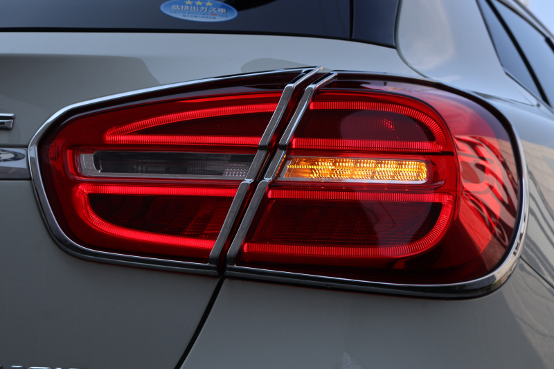 AMG GLA GLA45 AMG 4MATIC Edition1　特別仕様車 専用ｴｱﾛﾊﾟｰﾂ  専用ｻｲﾄﾞﾃﾞｶｰﾙ ﾚｰﾀﾞｰｾｰﾌﾃｨPKG AMGﾊﾟﾌｫｰﾏﾝｽｼｰﾄ AMGﾊﾟﾌｫｰﾏﾝｽｽﾃｱ ﾒﾓﾘｰ機能付ﾊﾟﾜｰｼｰﾄ ｼｰﾄﾋｰﾀｰ 純正ﾅﾋﾞ地ﾃﾞｼﾞ Bﾓﾆﾀｰ 電動Rｹﾞｰﾄ ｷｾﾉﾝﾍｯﾄﾞ PTS AMG20AW　2年保証