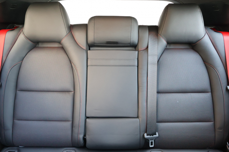 AMG GLA GLA45 AMG 4MATIC Edition1　特別仕様車 専用ｴｱﾛﾊﾟｰﾂ  専用ｻｲﾄﾞﾃﾞｶｰﾙ ﾚｰﾀﾞｰｾｰﾌﾃｨPKG AMGﾊﾟﾌｫｰﾏﾝｽｼｰﾄ AMGﾊﾟﾌｫｰﾏﾝｽｽﾃｱ ﾒﾓﾘｰ機能付ﾊﾟﾜｰｼｰﾄ ｼｰﾄﾋｰﾀｰ 純正ﾅﾋﾞ地ﾃﾞｼﾞ Bﾓﾆﾀｰ 電動Rｹﾞｰﾄ ｷｾﾉﾝﾍｯﾄﾞ PTS AMG20AW　2年保証