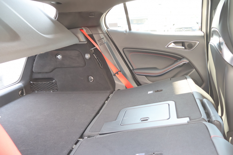 AMG GLA GLA45 AMG 4MATIC Edition1　特別仕様車 専用ｴｱﾛﾊﾟｰﾂ  専用ｻｲﾄﾞﾃﾞｶｰﾙ ﾚｰﾀﾞｰｾｰﾌﾃｨPKG AMGﾊﾟﾌｫｰﾏﾝｽｼｰﾄ AMGﾊﾟﾌｫｰﾏﾝｽｽﾃｱ ﾒﾓﾘｰ機能付ﾊﾟﾜｰｼｰﾄ ｼｰﾄﾋｰﾀｰ 純正ﾅﾋﾞ地ﾃﾞｼﾞ Bﾓﾆﾀｰ 電動Rｹﾞｰﾄ ｷｾﾉﾝﾍｯﾄﾞ PTS AMG20AW　2年保証