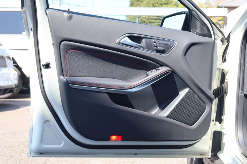 AMG GLA GLA45 AMG 4MATIC Edition1　特別仕様車 専用ｴｱﾛﾊﾟｰﾂ  専用ｻｲﾄﾞﾃﾞｶｰﾙ ﾚｰﾀﾞｰｾｰﾌﾃｨPKG AMGﾊﾟﾌｫｰﾏﾝｽｼｰﾄ AMGﾊﾟﾌｫｰﾏﾝｽｽﾃｱ ﾒﾓﾘｰ機能付ﾊﾟﾜｰｼｰﾄ ｼｰﾄﾋｰﾀｰ 純正ﾅﾋﾞ地ﾃﾞｼﾞ Bﾓﾆﾀｰ 電動Rｹﾞｰﾄ ｷｾﾉﾝﾍｯﾄﾞ PTS AMG20AW　2年保証