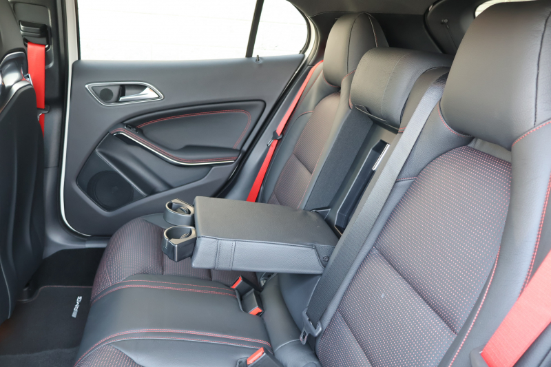 AMG GLA GLA45 AMG 4MATIC Edition1　特別仕様車 専用ｴｱﾛﾊﾟｰﾂ  専用ｻｲﾄﾞﾃﾞｶｰﾙ ﾚｰﾀﾞｰｾｰﾌﾃｨPKG AMGﾊﾟﾌｫｰﾏﾝｽｼｰﾄ AMGﾊﾟﾌｫｰﾏﾝｽｽﾃｱ ﾒﾓﾘｰ機能付ﾊﾟﾜｰｼｰﾄ ｼｰﾄﾋｰﾀｰ 純正ﾅﾋﾞ地ﾃﾞｼﾞ Bﾓﾆﾀｰ 電動Rｹﾞｰﾄ ｷｾﾉﾝﾍｯﾄﾞ PTS AMG20AW　2年保証