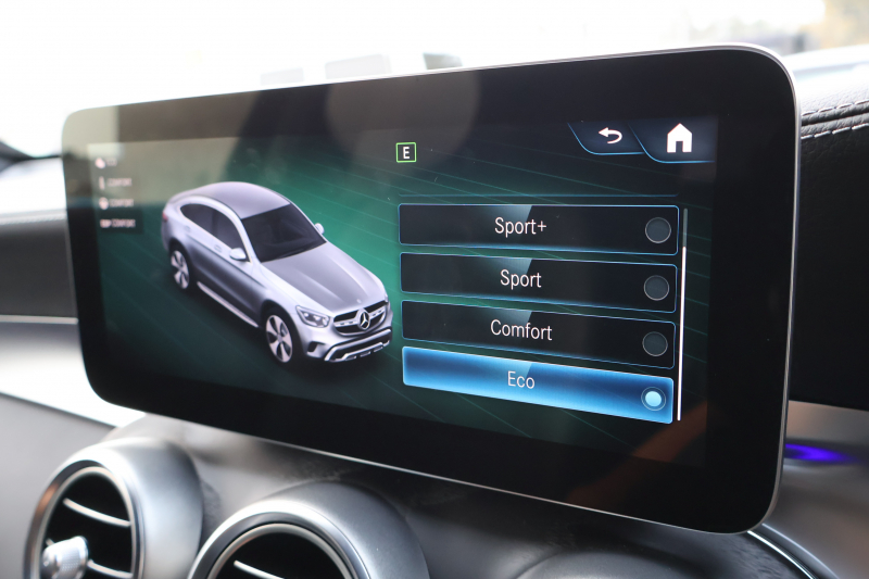 メルセデスベンツ GLCクーペ GLC220d 4MATIC ｸｰﾍﾟ AMGﾗｲﾝ　後期型 ﾚｻﾞｰｴｸｽｸﾙｰｼﾌﾞPKG ﾚｰﾀﾞｰｾｰﾌﾃｨPKG ｴｱﾊﾞﾗﾝｽPKG ｶﾞﾗｽSR 黒革 ｼｰﾄﾋｰﾀ ﾍﾞﾝﾁﾚｰﾀ MBUX 純正10.25ｲﾝﾁﾅﾋﾞ地ﾃﾞｼﾞ ｺｯｸﾋﾟｯﾄDisp 360°ｶﾒﾗ Burmester 電動Rｹﾞｰﾄ HUD AMG19ｲﾝﾁAW　2年保証