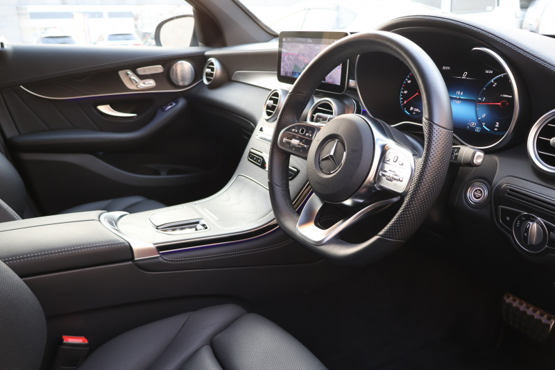 メルセデスベンツ GLCクーペ GLC220d 4MATIC ｸｰﾍﾟ AMGﾗｲﾝ　後期型 ﾚｻﾞｰｴｸｽｸﾙｰｼﾌﾞPKG ﾚｰﾀﾞｰｾｰﾌﾃｨPKG ｴｱﾊﾞﾗﾝｽPKG ｶﾞﾗｽSR 黒革 ｼｰﾄﾋｰﾀ ﾍﾞﾝﾁﾚｰﾀ MBUX 純正10.25ｲﾝﾁﾅﾋﾞ地ﾃﾞｼﾞ ｺｯｸﾋﾟｯﾄDisp 360°ｶﾒﾗ Burmester 電動Rｹﾞｰﾄ HUD AMG19ｲﾝﾁAW　2年保証