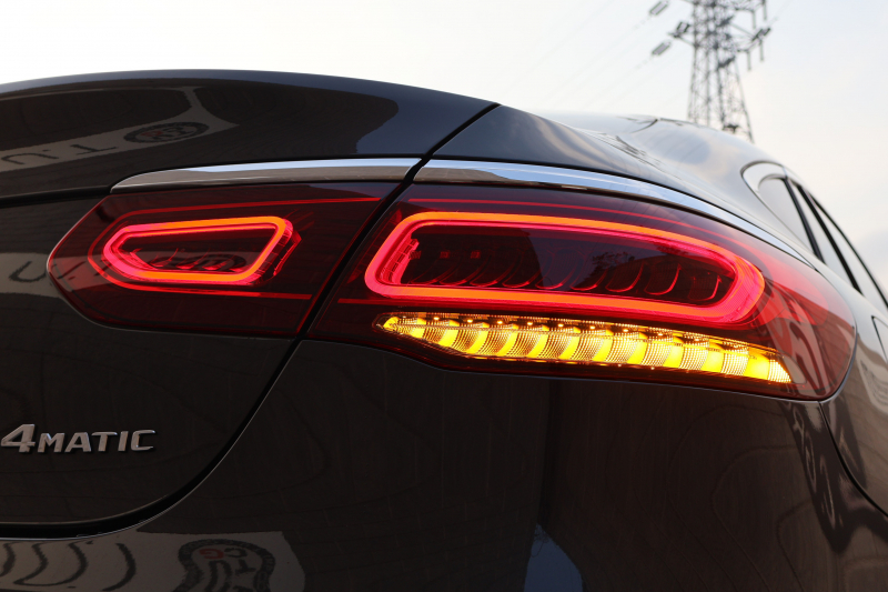 メルセデスベンツ GLCクーペ GLC220d 4MATIC ｸｰﾍﾟ AMGﾗｲﾝ　後期型 ﾚｻﾞｰｴｸｽｸﾙｰｼﾌﾞPKG ﾚｰﾀﾞｰｾｰﾌﾃｨPKG ｴｱﾊﾞﾗﾝｽPKG ｶﾞﾗｽSR 黒革 ｼｰﾄﾋｰﾀ ﾍﾞﾝﾁﾚｰﾀ MBUX 純正10.25ｲﾝﾁﾅﾋﾞ地ﾃﾞｼﾞ ｺｯｸﾋﾟｯﾄDisp 360°ｶﾒﾗ Burmester 電動Rｹﾞｰﾄ HUD AMG19ｲﾝﾁAW　2年保証