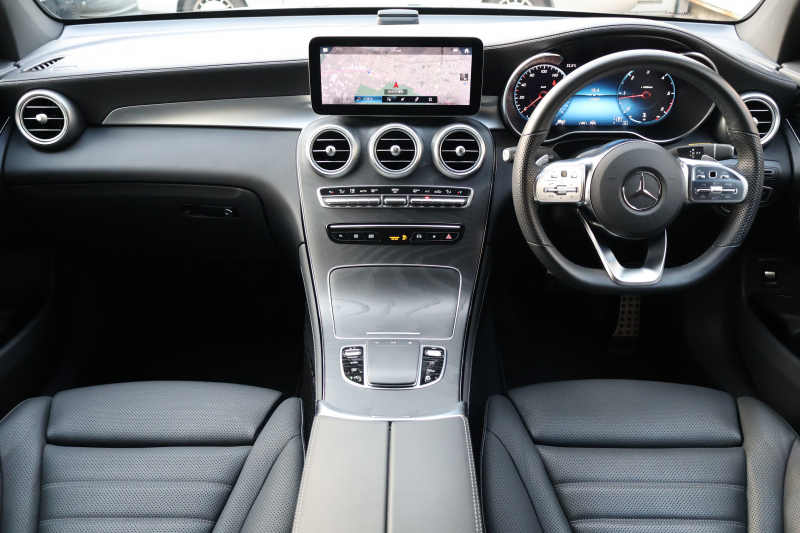 メルセデスベンツ GLCクーペ GLC220d 4MATIC ｸｰﾍﾟ AMGﾗｲﾝ　後期型 ﾚｻﾞｰｴｸｽｸﾙｰｼﾌﾞPKG ﾚｰﾀﾞｰｾｰﾌﾃｨPKG ｴｱﾊﾞﾗﾝｽPKG ｶﾞﾗｽSR 黒革 ｼｰﾄﾋｰﾀ ﾍﾞﾝﾁﾚｰﾀ MBUX 純正10.25ｲﾝﾁﾅﾋﾞ地ﾃﾞｼﾞ ｺｯｸﾋﾟｯﾄDisp 360°ｶﾒﾗ Burmester 電動Rｹﾞｰﾄ HUD AMG19ｲﾝﾁAW　2年保証