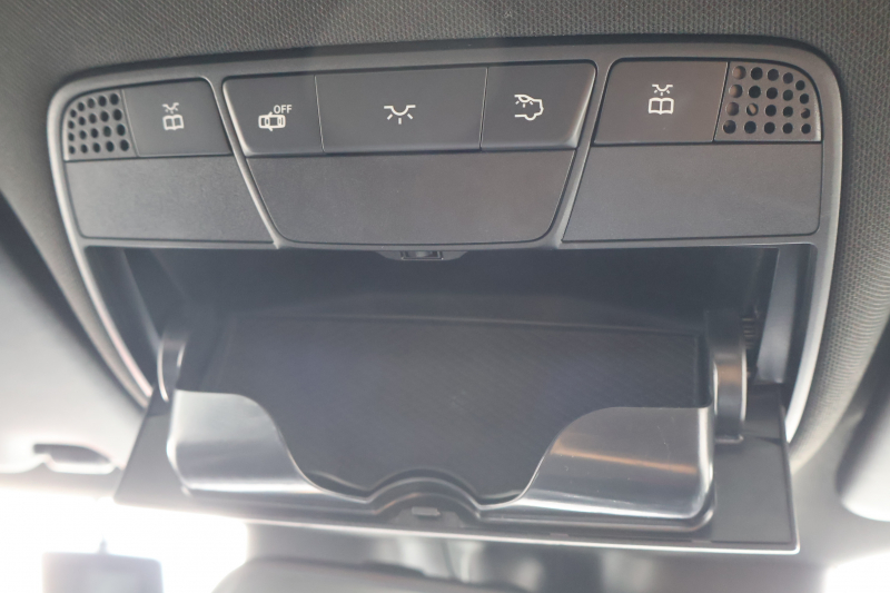 メルセデスベンツ GLC GLC220d 4MATIC ｽﾎﾟｰﾂ(本革仕様)　AMGｽﾀｲﾘﾝｸﾞPKG ｴｱﾊﾞﾗﾝｽPKG ﾚｰﾀﾞｰｾｰﾌﾃｨPKG  ﾊﾟﾉﾗﾐｯｸSR 黒革ｼｰﾄ ｼｰﾄﾋｰﾀｰ ｷｰﾚｽGO 純正ﾅﾋﾞ地ﾃﾞｼﾞ 360度ｶﾒﾗｼｽﾃﾑ Burmester  電動Rｹﾞｰﾄ ﾌｯﾄﾄﾗﾝｸOP LEDﾍｯﾄﾞﾗｲﾄ PTS AMG19ｲﾝﾁAW　2年保証