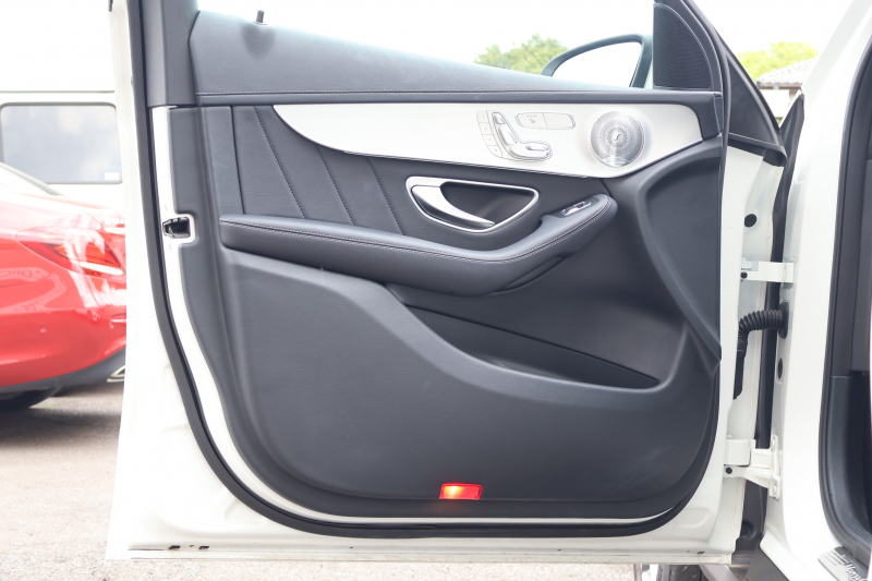 メルセデスベンツ GLC GLC220d 4MATIC ｽﾎﾟｰﾂ(本革仕様)　AMGｽﾀｲﾘﾝｸﾞPKG ｴｱﾊﾞﾗﾝｽPKG ﾚｰﾀﾞｰｾｰﾌﾃｨPKG  ﾊﾟﾉﾗﾐｯｸSR 黒革ｼｰﾄ ｼｰﾄﾋｰﾀｰ ｷｰﾚｽGO 純正ﾅﾋﾞ地ﾃﾞｼﾞ 360度ｶﾒﾗｼｽﾃﾑ Burmester  電動Rｹﾞｰﾄ ﾌｯﾄﾄﾗﾝｸOP LEDﾍｯﾄﾞﾗｲﾄ PTS AMG19ｲﾝﾁAW　2年保証