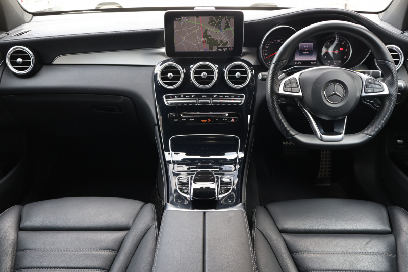 メルセデスベンツ GLC GLC220d 4MATIC ｽﾎﾟｰﾂ(本革仕様)　AMGｽﾀｲﾘﾝｸﾞPKG ｴｱﾊﾞﾗﾝｽPKG ﾚｰﾀﾞｰｾｰﾌﾃｨPKG  ﾊﾟﾉﾗﾐｯｸSR 黒革ｼｰﾄ ｼｰﾄﾋｰﾀｰ ｷｰﾚｽGO 純正ﾅﾋﾞ地ﾃﾞｼﾞ 360度ｶﾒﾗｼｽﾃﾑ Burmester  電動Rｹﾞｰﾄ ﾌｯﾄﾄﾗﾝｸOP LEDﾍｯﾄﾞﾗｲﾄ PTS AMG19ｲﾝﾁAW　2年保証