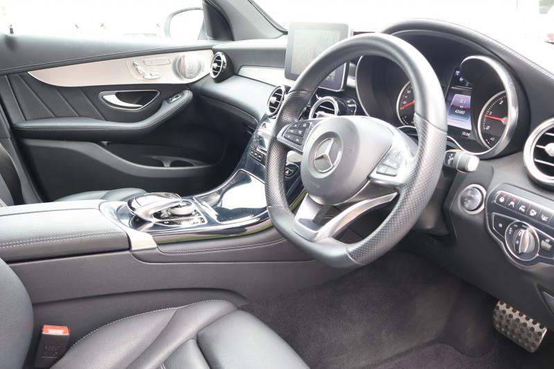 メルセデスベンツ GLC GLC220d 4MATIC ｽﾎﾟｰﾂ(本革仕様)　AMGｽﾀｲﾘﾝｸﾞPKG ｴｱﾊﾞﾗﾝｽPKG ﾚｰﾀﾞｰｾｰﾌﾃｨPKG  ﾊﾟﾉﾗﾐｯｸSR 黒革ｼｰﾄ ｼｰﾄﾋｰﾀｰ ｷｰﾚｽGO 純正ﾅﾋﾞ地ﾃﾞｼﾞ 360度ｶﾒﾗｼｽﾃﾑ Burmester  電動Rｹﾞｰﾄ ﾌｯﾄﾄﾗﾝｸOP LEDﾍｯﾄﾞﾗｲﾄ PTS AMG19ｲﾝﾁAW　2年保証