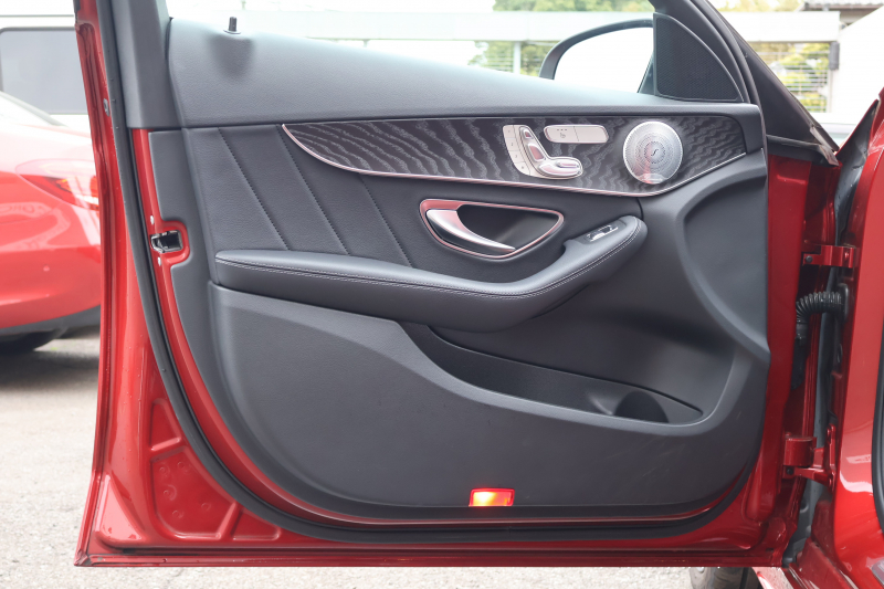 メルセデスベンツ Cクラス C220d ｽﾃｰｼｮﾝﾜｺﾞﾝ AMGﾗｲﾝ 　後期型 ﾚｻﾞｰｴｸｽｸﾙｰｼﾌﾞPKG ﾚｰﾀﾞｰｾｰﾌﾃｨPKG ﾊﾟﾉﾗﾐｯｸSR 黒革 ｼｰﾄﾋｰﾀｰ 純正10.25ｲﾝﾁﾅﾋﾞ地ﾃﾞｼﾞ ｺｯｸﾋﾟｯﾄDisp AppleCarPlay Burmester 電動Rｹﾞｰﾄ ﾌｯﾄﾄﾗﾝｸOP HUD AMG18ｲﾝﾁAW　2年保証