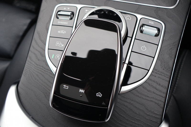 メルセデスベンツ Cクラス C220d ｽﾃｰｼｮﾝﾜｺﾞﾝ AMGﾗｲﾝ 　後期型 ﾚｻﾞｰｴｸｽｸﾙｰｼﾌﾞPKG ﾚｰﾀﾞｰｾｰﾌﾃｨPKG ﾊﾟﾉﾗﾐｯｸSR 黒革 ｼｰﾄﾋｰﾀｰ 純正10.25ｲﾝﾁﾅﾋﾞ地ﾃﾞｼﾞ ｺｯｸﾋﾟｯﾄDisp AppleCarPlay Burmester 電動Rｹﾞｰﾄ ﾌｯﾄﾄﾗﾝｸOP HUD AMG18ｲﾝﾁAW　2年保証