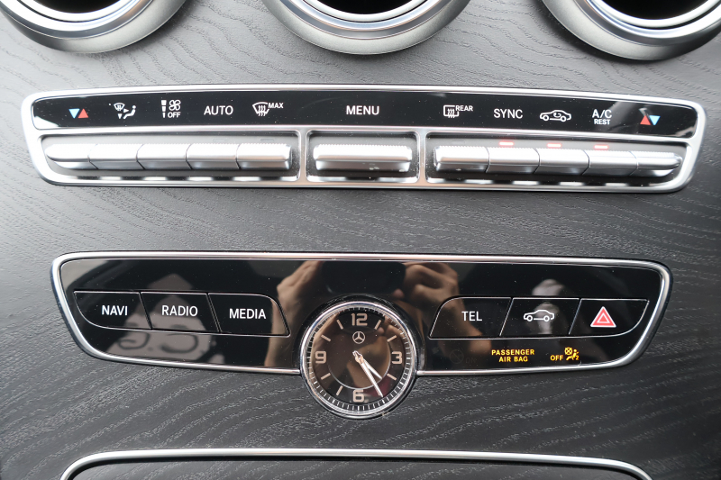 メルセデスベンツ Cクラス C220d ｽﾃｰｼｮﾝﾜｺﾞﾝ AMGﾗｲﾝ 　後期型 ﾚｻﾞｰｴｸｽｸﾙｰｼﾌﾞPKG ﾚｰﾀﾞｰｾｰﾌﾃｨPKG ﾊﾟﾉﾗﾐｯｸSR 黒革 ｼｰﾄﾋｰﾀｰ 純正10.25ｲﾝﾁﾅﾋﾞ地ﾃﾞｼﾞ ｺｯｸﾋﾟｯﾄDisp AppleCarPlay Burmester 電動Rｹﾞｰﾄ ﾌｯﾄﾄﾗﾝｸOP HUD AMG18ｲﾝﾁAW　2年保証