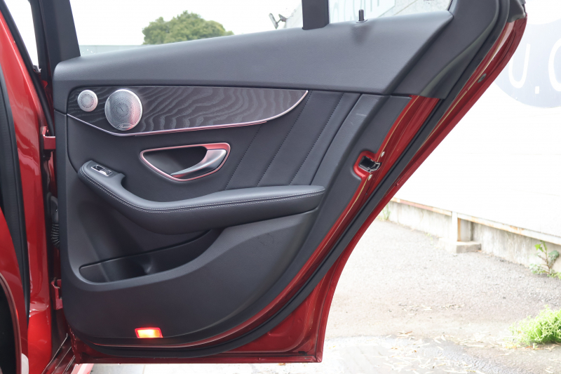 メルセデスベンツ Cクラス C220d ｽﾃｰｼｮﾝﾜｺﾞﾝ AMGﾗｲﾝ 　後期型 ﾚｻﾞｰｴｸｽｸﾙｰｼﾌﾞPKG ﾚｰﾀﾞｰｾｰﾌﾃｨPKG ﾊﾟﾉﾗﾐｯｸSR 黒革 ｼｰﾄﾋｰﾀｰ 純正10.25ｲﾝﾁﾅﾋﾞ地ﾃﾞｼﾞ ｺｯｸﾋﾟｯﾄDisp AppleCarPlay Burmester 電動Rｹﾞｰﾄ ﾌｯﾄﾄﾗﾝｸOP HUD AMG18ｲﾝﾁAW　2年保証